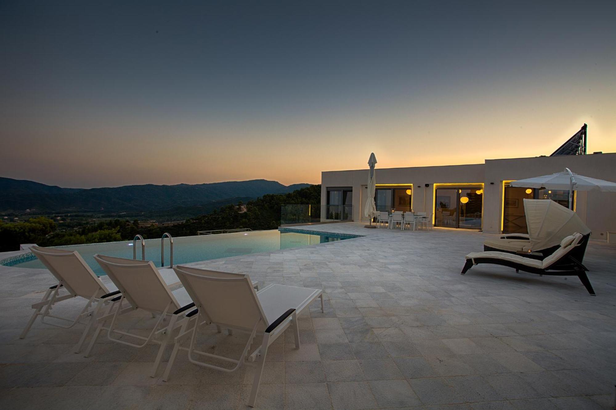 Villa White Pearl Sarti Luaran gambar